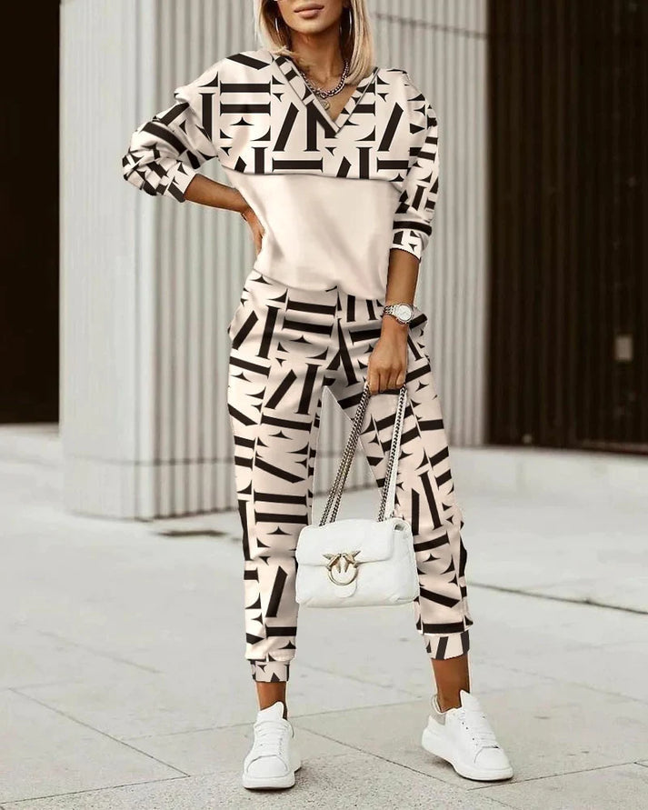 Stylish and Comfortable Women's Tracksuit