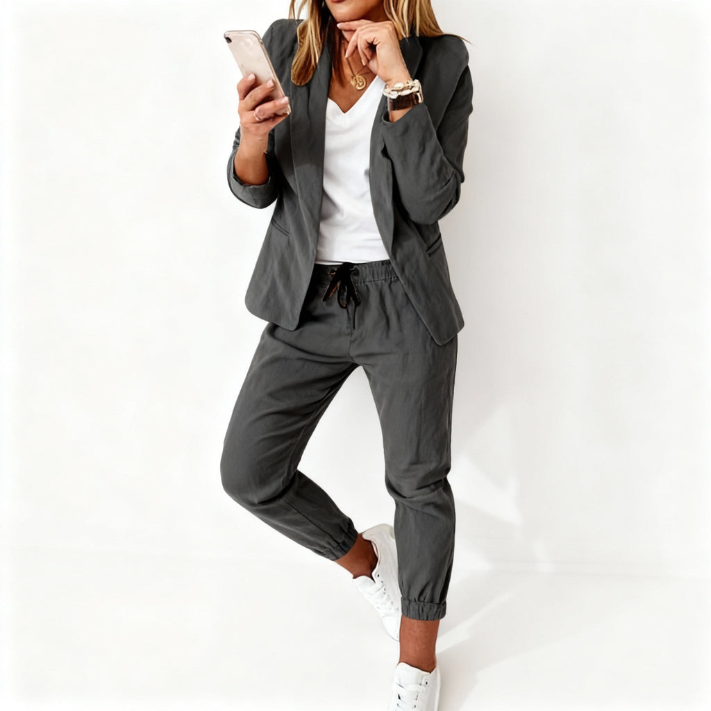 Chic Women's Blazer and Jogger Set – Coordinated Blazer and Pant Ensemble